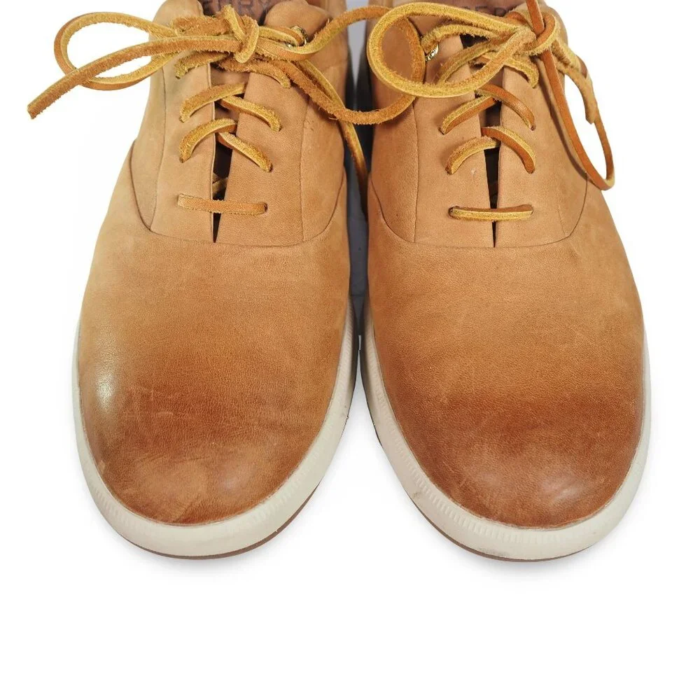 Sperry brand top